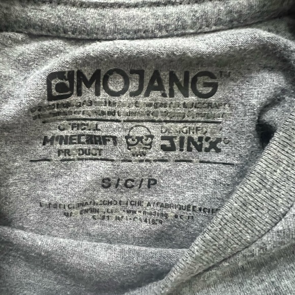 Boys Grey Minecraft T-Shirt, size small (from Old Navy) - Picture 3 of 4